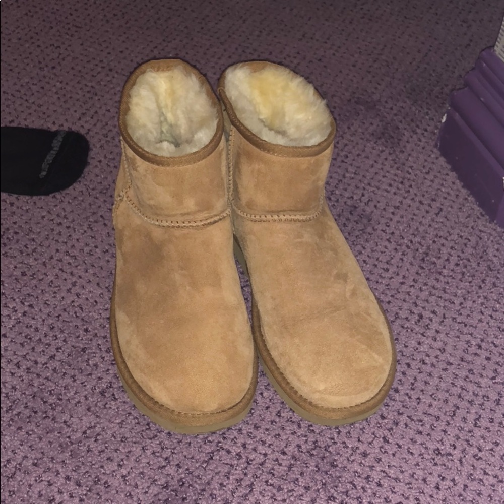 Chestnut uggs short short boots size USA 8